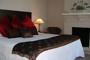 Aaron Lee Waterfront Apartments - Hervey Bay Accommodation 0