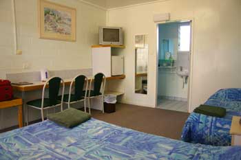 Cooroy Motel & Caravan Park - Hervey Bay Accommodation 1