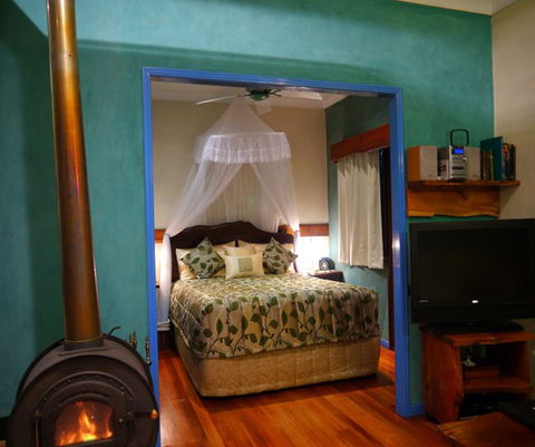 Lillypillys Cottages & Day Spa - Hervey Bay Accommodation 1