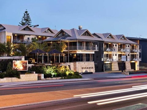 Sunmoon Boutique Resort - Tourism Hervey Bay 0