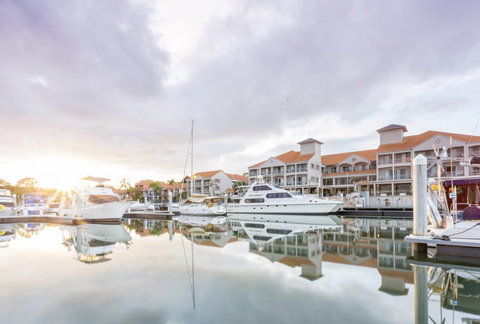 Ramada Hotel Hope Harbour - Hervey Bay Accommodation 4