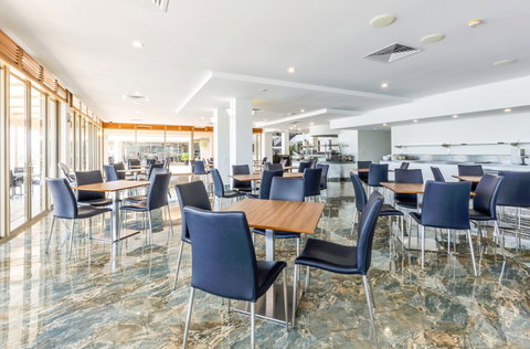 Ramada Hotel Hope Harbour - Hervey Bay Accommodation 6