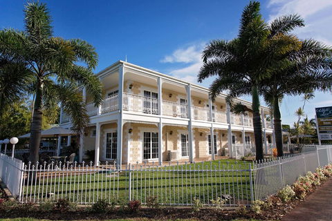 White Lace Motor Inn - Hervey Bay Accommodation 0