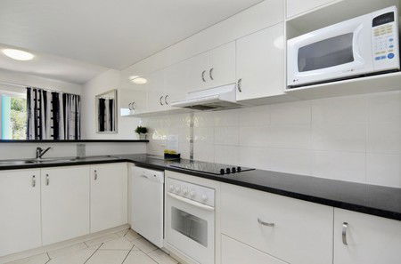 White Crest Luxury Apartments - Hervey Bay Accommodation 3
