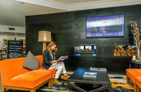 Alpha Hotel Canberra - Hervey Bay Accommodation 2