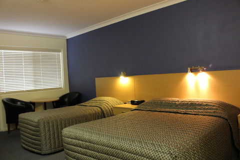 Armidale Motel - Hervey Bay Accommodation 3