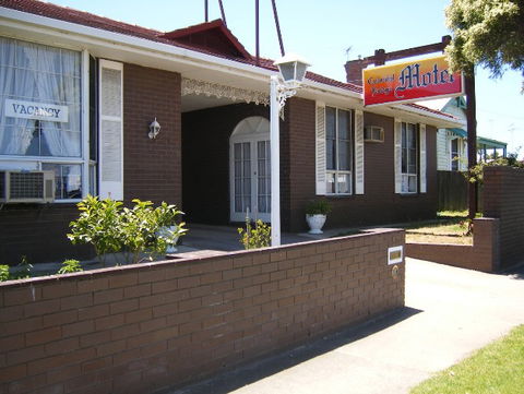 Colonial Lodge Motel - Hervey Bay Accommodation 0