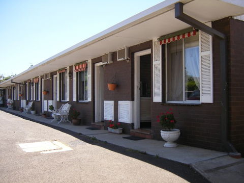 Colonial Lodge Motel - Hervey Bay Accommodation 1