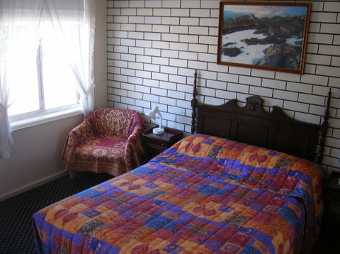 Colonial Lodge Motel - Hervey Bay Accommodation 2
