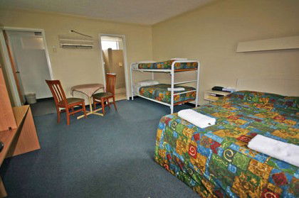 Red Cedars Motel - Hervey Bay Accommodation 2