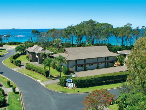 Absolute Beachfront Smugglers On The Beach - Hervey Bay Accommodation 0
