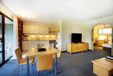 Absolute Beachfront Smugglers On The Beach - Hervey Bay Accommodation 1