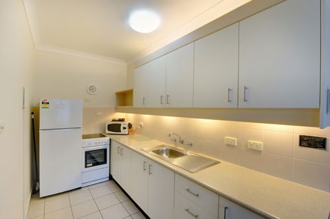 Absolute Beachfront Smugglers On The Beach - Hervey Bay Accommodation 2