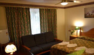 Palms Bed And Breakfast - Hervey Bay Accommodation 0