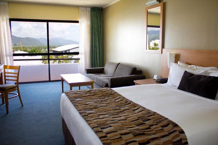 Rydges Plaza Cairns - Hervey Bay Accommodation 3