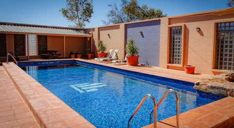 Desert Cave Hotel - Hervey Bay Accommodation 0