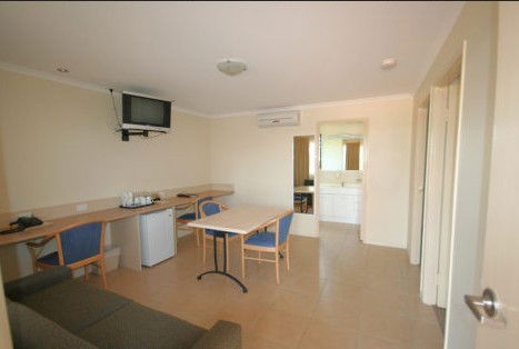 Chinchilla Palms Motor Inn - Hervey Bay Accommodation 3