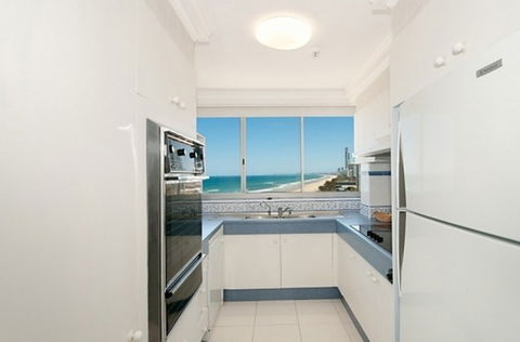 Beachside Tower - Hervey Bay Accommodation 3