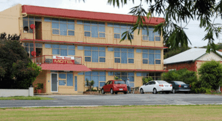Blue Seas Motel - Hervey Bay Accommodation 2