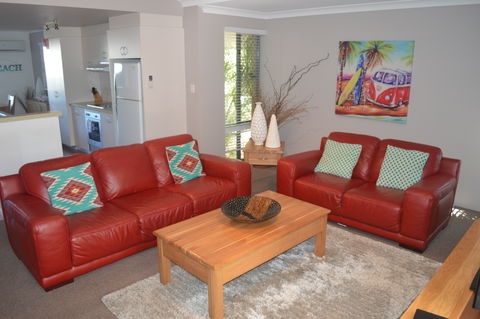 Outrigger Bay Apartments - Hervey Bay Accommodation 6