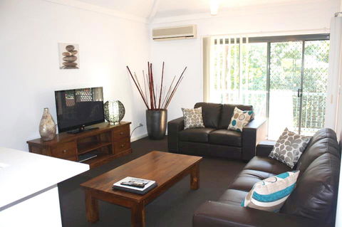 Outrigger Bay Apartments - Hervey Bay Accommodation 7