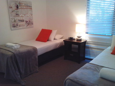 Outrigger Bay Apartments - Hervey Bay Accommodation 8