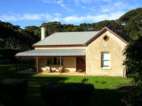 Dudley Villa - Hervey Bay Accommodation 0