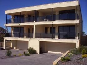 The Lighthouse Accommodation - Hervey Bay Accommodation 0