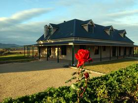 Abbotsford Country House - Tourism Hervey Bay 0
