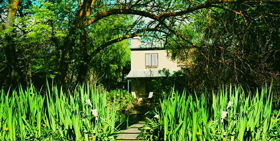 Dennis Cottage - Hervey Bay Accommodation 0