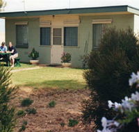 Oaklands Fishing Cottage - Hervey Bay Accommodation