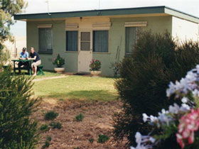 Oaklands Fishing Cottage - Hervey Bay Accommodation 0