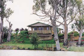 Mundic Grove Cottage - Hervey Bay Accommodation 0
