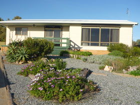 Oaklands Beach House - Hervey Bay Accommodation 0
