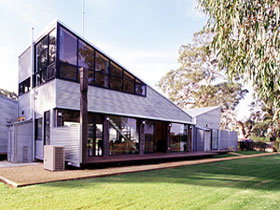 Punters Vineyard Retreat - Hervey Bay Accommodation 0