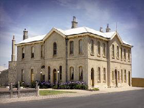 The Customs House - Hervey Bay Accommodation 0