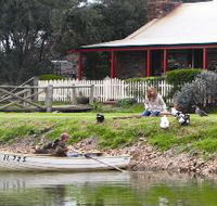 Stonewell Cottages and Vineyards - Hervey Bay Accommodation