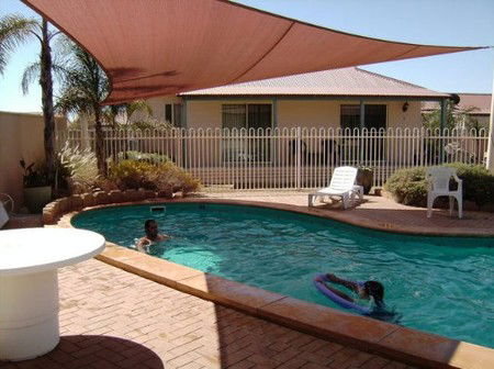 The Mac's Beachfront Villas - Hervey Bay Accommodation 2