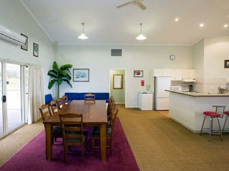 Malibu Lodge - Hervey Bay Accommodation 2