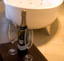 Merlot & Verdelho - Hervey Bay Accommodation 1