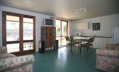 Toolunka Estate Cottage - Hervey Bay Accommodation 2