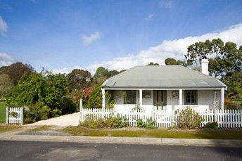 Sarah's Cottage - Hervey Bay Accommodation 1