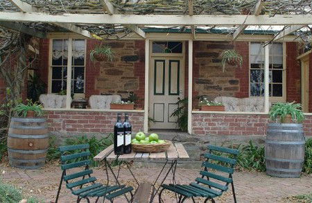 Sea & Vines Cottage - Hervey Bay Accommodation 1