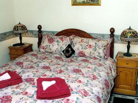 Clara's Cottage - Hervey Bay Accommodation 2