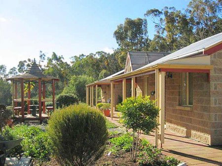 Riesling Trail Cottages - Hervey Bay Accommodation 2