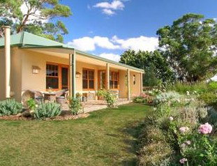 Hannah's Cottage - Hervey Bay Accommodation 1
