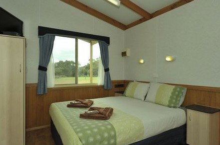 Western KI Caravan Park Cabins - Hervey Bay Accommodation 4