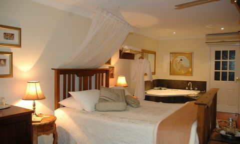 Paringa House B&B Stone Cottages - Hervey Bay Accommodation 4