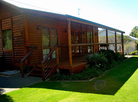Ottilie's Cabin - Hervey Bay Accommodation 1