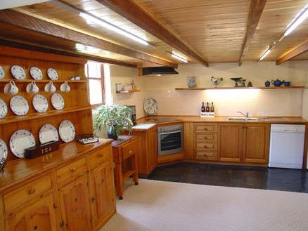 The Old Oak Bed And Breakfast - The Barn - Hervey Bay Accommodation 1